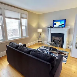 Bright, Clean, Private. In The Heart Of Downtown! Parking, Wi-fi And Netflix Included Canada