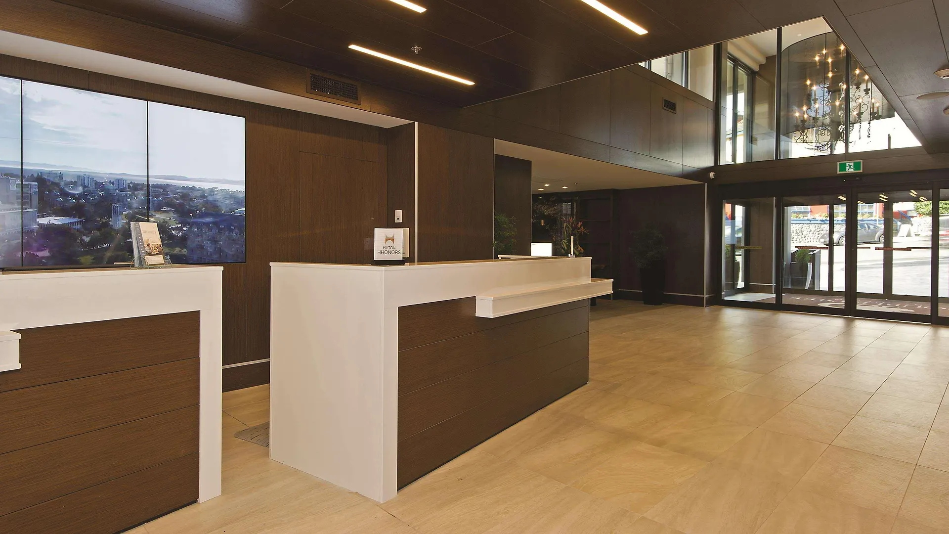 Doubletree By Hilton Hotel & Suites Victoria