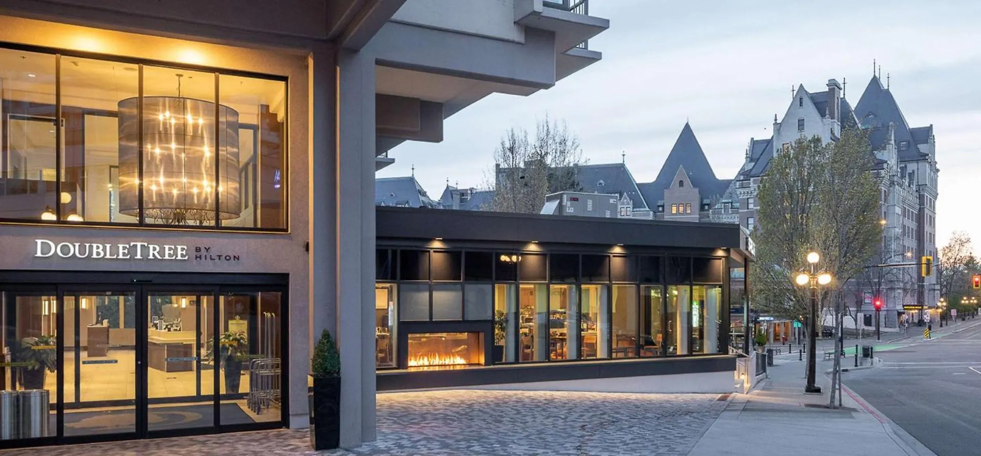 Doubletree By Hilton Hotel & Suites Victoria