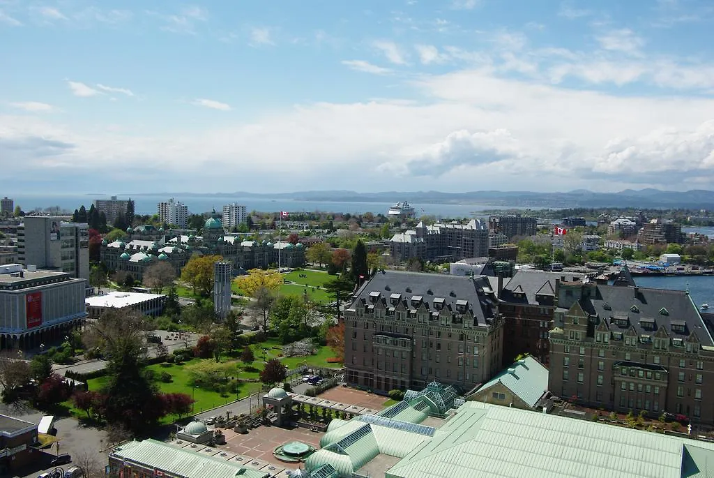Doubletree By Hilton Hotel & Suites Victoria